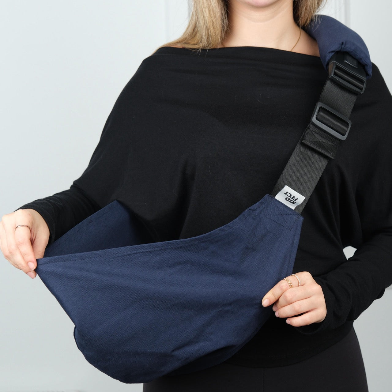 Lacivert Renkli Taşıyıcı 9-48 Ay - 20KG Taşıma Kapasitesi